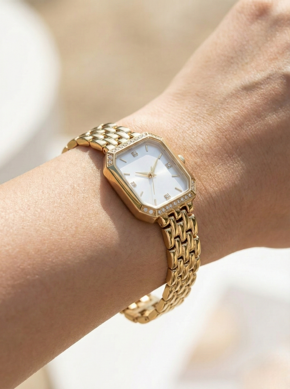 Minimalist Gold Kordonlu Kadın Saat
